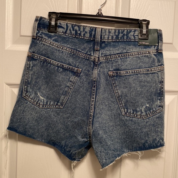 Brand New Wild Fable Medium Wash Highest Rise Cutoff Shorts…size 6 - Picture 2 of 6